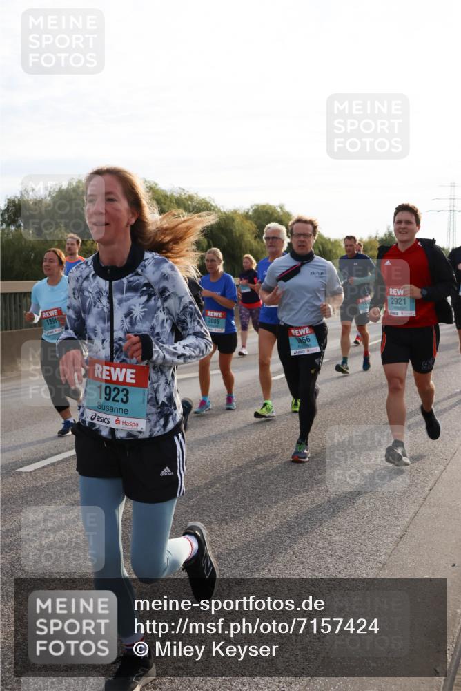03.10.2024 - Köhlbrandbrückenlauf Miley Keyser http://msf.ph/oto/7157424 03.10.2024 09:17:04 Position 3 1891, 1923, 2089, 1956, 2921, 91 meine-sportfotos.de