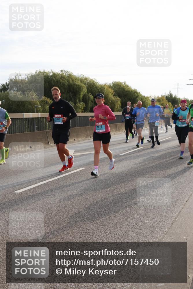 03.10.2024 - Köhlbrandbrückenlauf Miley Keyser http://msf.ph/oto/7157450 03.10.2024 09:17:08 Position 3 1868, 1672, 2077 meine-sportfotos.de