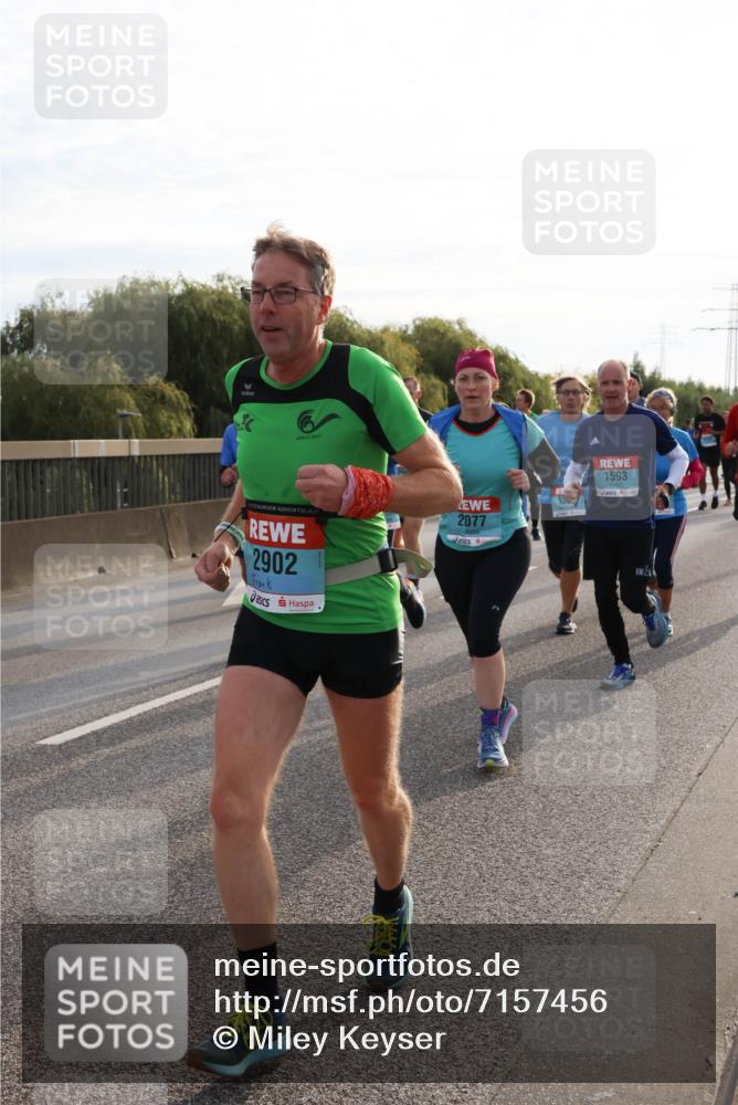 03.10.2024 - Köhlbrandbrückenlauf Miley Keyser http://msf.ph/oto/7157456 03.10.2024 09:17:10 Position 3 2902, 2077, 1593 meine-sportfotos.de