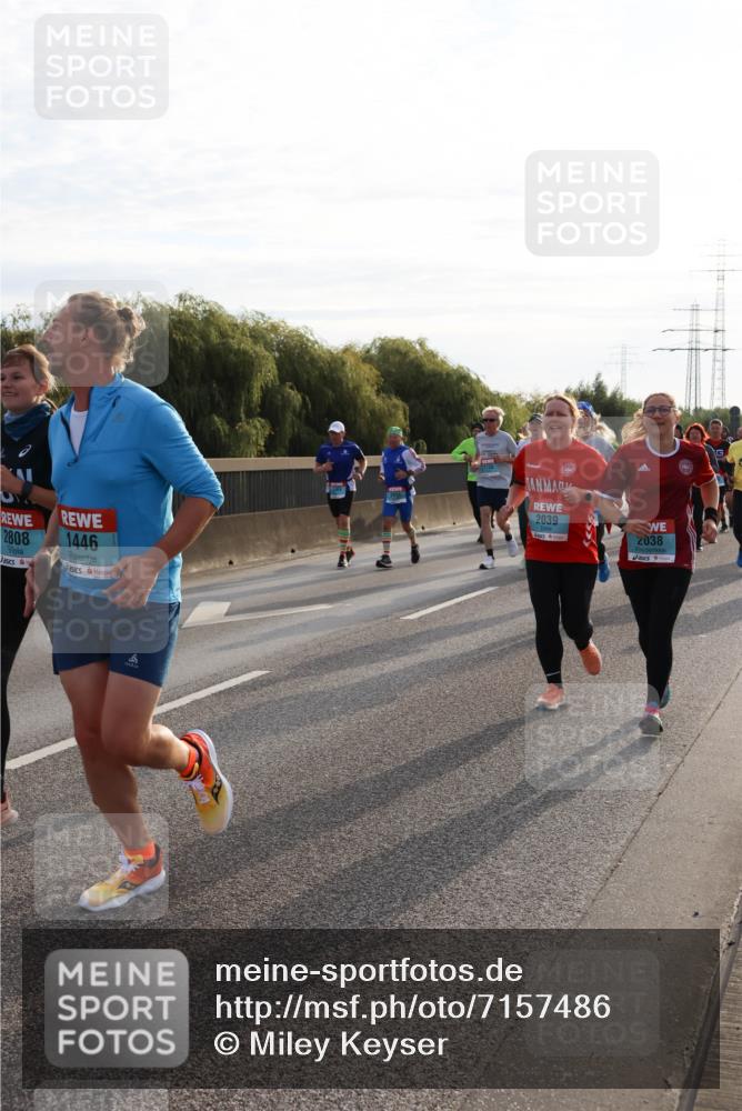 03.10.2024 - Köhlbrandbrückenlauf Miley Keyser http://msf.ph/oto/7157486 03.10.2024 09:17:17 Position 3 2808, 1446, 2039, 2038 meine-sportfotos.de