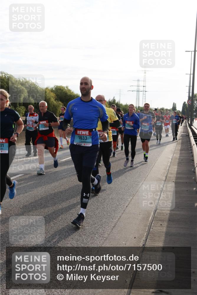 03.10.2024 - Köhlbrandbrückenlauf Miley Keyser http://msf.ph/oto/7157500 03.10.2024 09:17:20 Position 3 31, 1874, 223, 1633, 185, 1303 meine-sportfotos.de