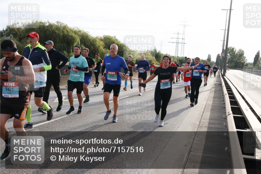 03.10.2024 - Köhlbrandbrückenlauf Miley Keyser http://msf.ph/oto/7157516 03.10.2024 09:17:24 Position 3 1451, 175, 1982, 1790, 2347, 2395 meine-sportfotos.de