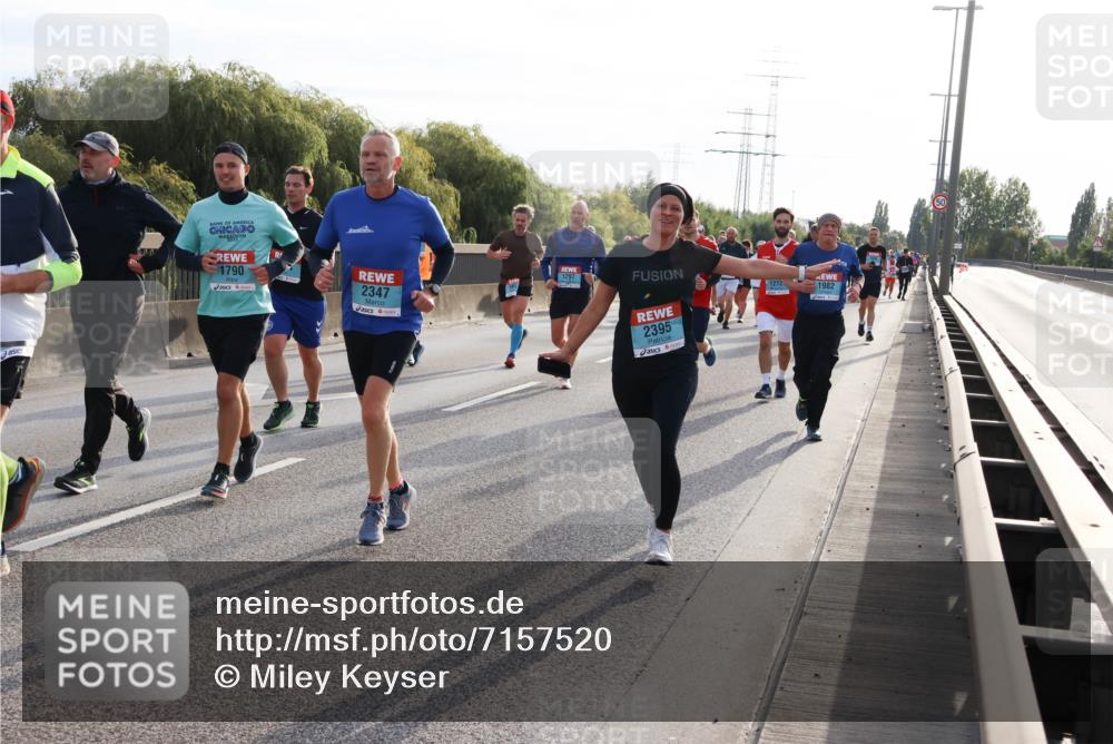 03.10.2024 - Köhlbrandbrückenlauf Miley Keyser http://msf.ph/oto/7157520 03.10.2024 09:17:24 Position 3 1790, 2347, 1297, 1272, 1982, 2395 meine-sportfotos.de