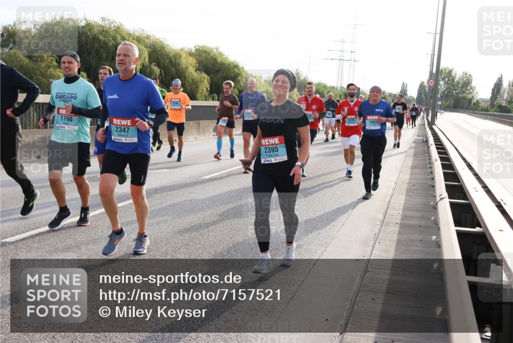 03.10.2024 - Köhlbrandbrückenlauf Miley Keyser http://msf.ph/oto/7157521 03.10.2024 09:17:24 Position 3 1790, 2347, 1744, 1297, 1272, 1982, 2395 meine-sportfotos.de