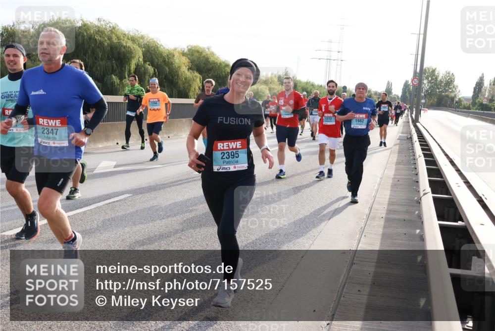 03.10.2024 - Köhlbrandbrückenlauf Miley Keyser http://msf.ph/oto/7157525 03.10.2024 09:17:25 Position 3 2347, 1744, 2395, 45, 108, 1272, 1982 meine-sportfotos.de