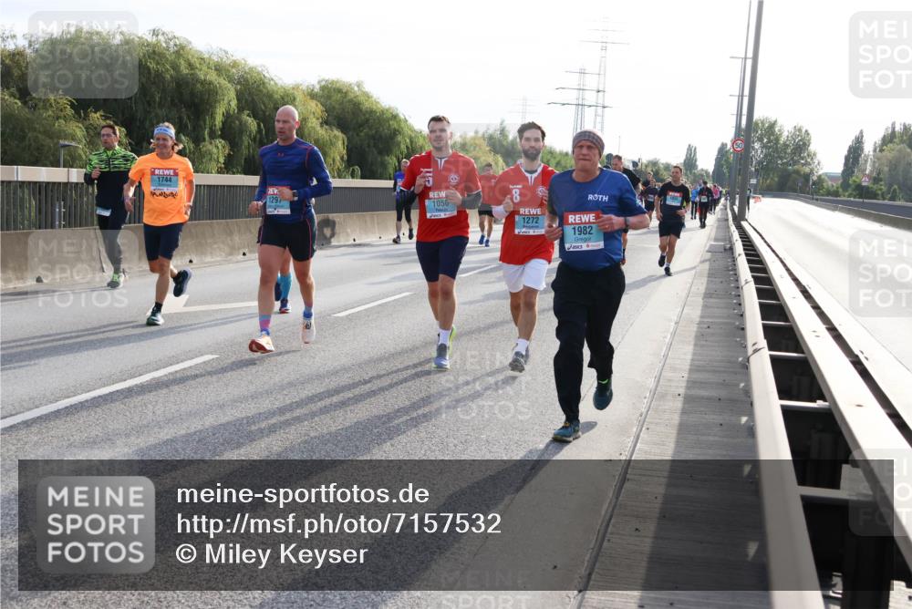 03.10.2024 - Köhlbrandbrückenlauf Miley Keyser http://msf.ph/oto/7157532 03.10.2024 09:17:26 Position 3 1744, 1297, 1050, 1272, 1982 meine-sportfotos.de