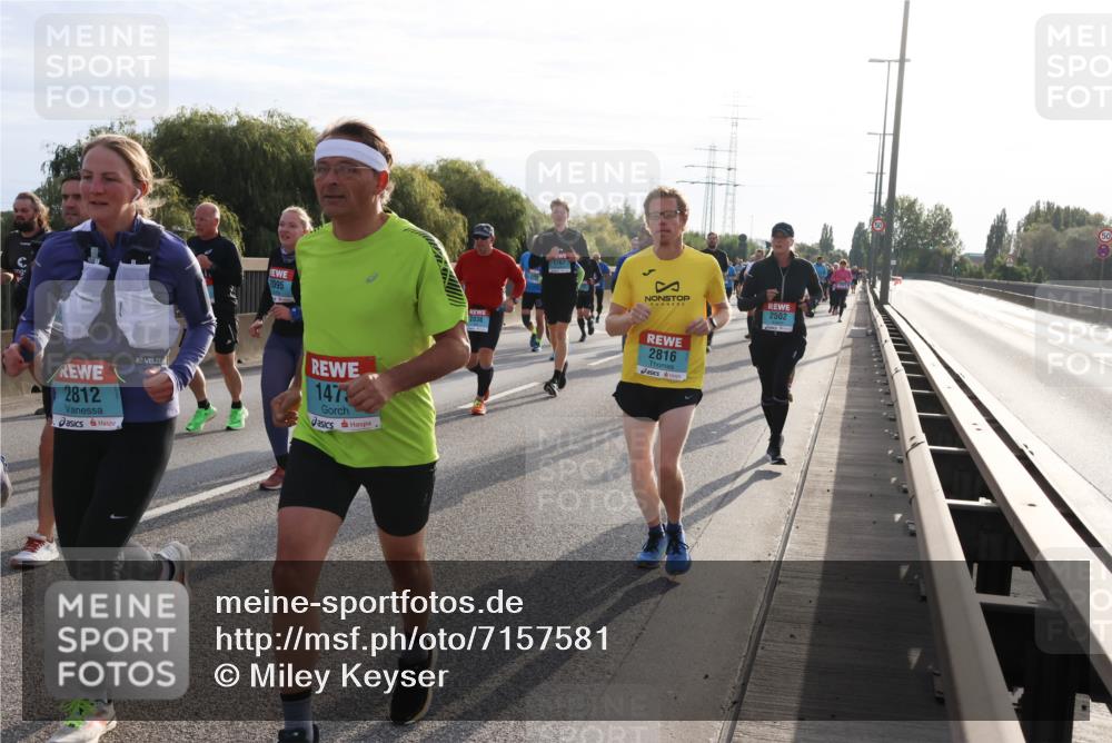 03.10.2024 - Köhlbrandbrückenlauf Miley Keyser http://msf.ph/oto/7157581 03.10.2024 09:17:38 Position 3 2095, 2812, 147, 2816, 2502, 50 meine-sportfotos.de