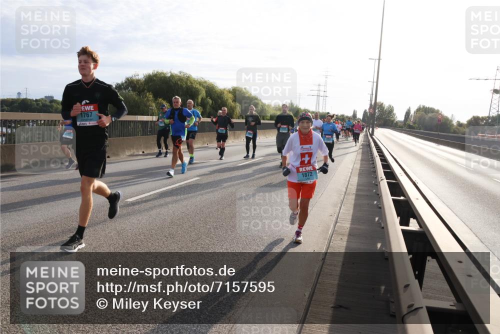 03.10.2024 - Köhlbrandbrückenlauf Miley Keyser http://msf.ph/oto/7157595 03.10.2024 09:17:42 Position 3 1767, 1872 meine-sportfotos.de