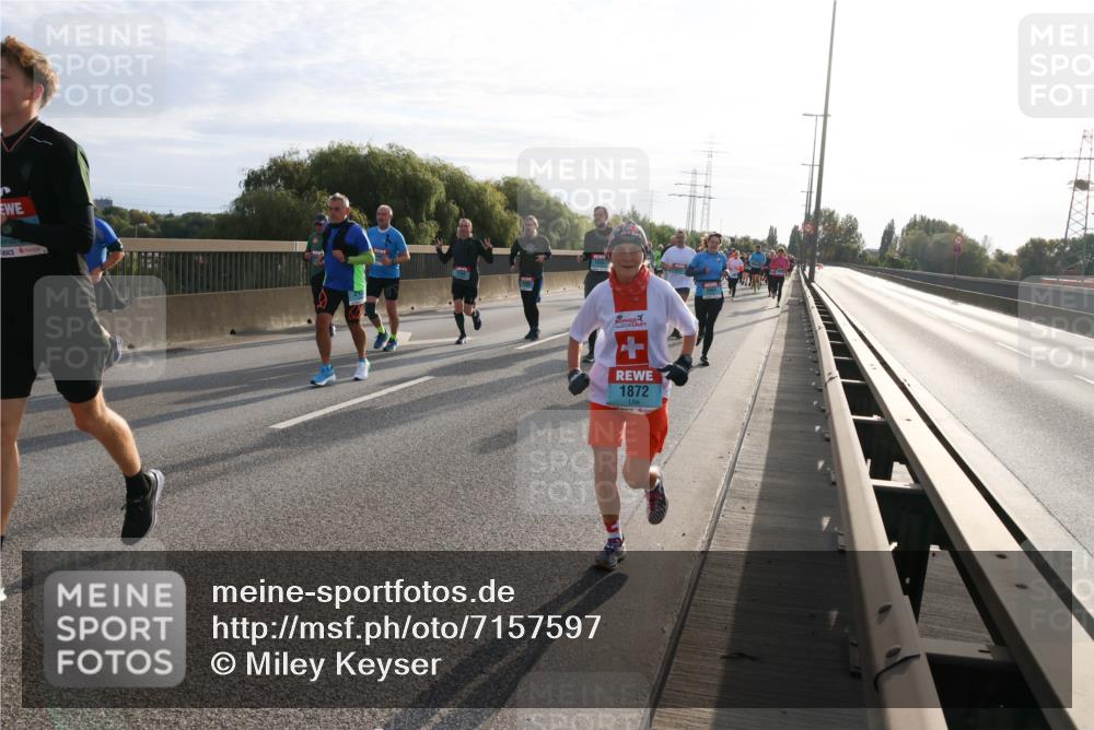 03.10.2024 - Köhlbrandbrückenlauf Miley Keyser http://msf.ph/oto/7157597 03.10.2024 09:17:42 Position 3 1872 meine-sportfotos.de