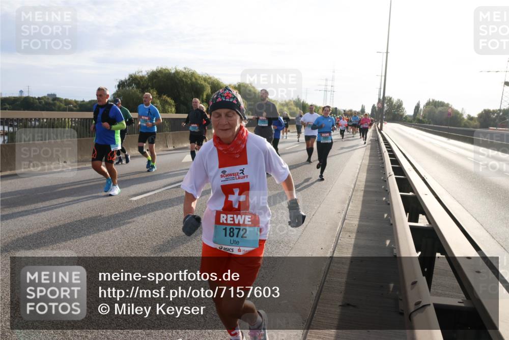 03.10.2024 - Köhlbrandbrückenlauf Miley Keyser http://msf.ph/oto/7157603 03.10.2024 09:17:43 Position 3 1872 meine-sportfotos.de