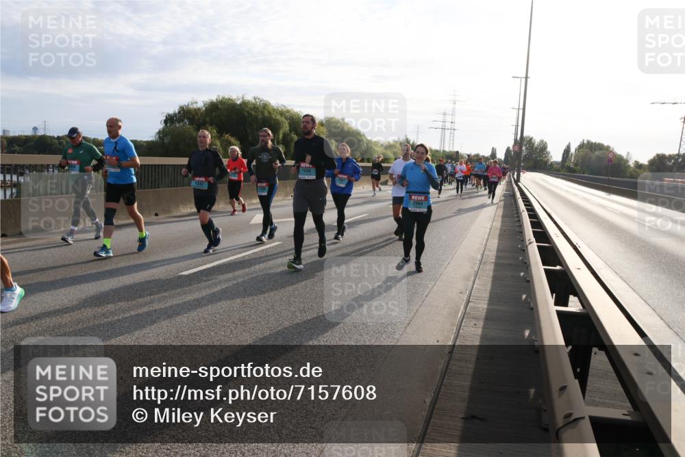 03.10.2024 - Köhlbrandbrückenlauf Miley Keyser http://msf.ph/oto/7157608 03.10.2024 09:17:44 Position 3 1342, 1369, 1555, 2967, 2064 meine-sportfotos.de