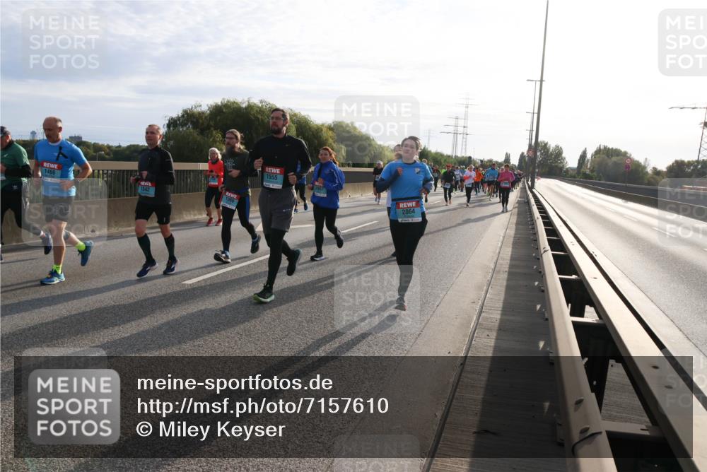 03.10.2024 - Köhlbrandbrückenlauf Miley Keyser http://msf.ph/oto/7157610 03.10.2024 09:17:44 Position 3 1466, 1342, 1369, 1555, 2967, 2064 meine-sportfotos.de