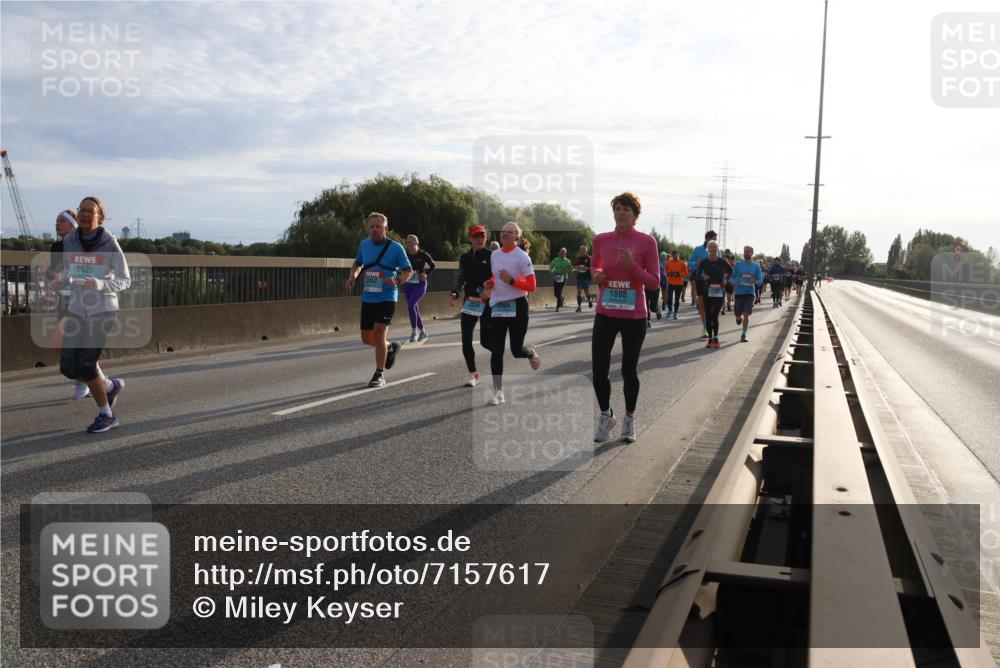 03.10.2024 - Köhlbrandbrückenlauf Miley Keyser http://msf.ph/oto/7157617 03.10.2024 09:17:49 Position 3 2526, 2452, 2030, 2404, 1608 meine-sportfotos.de