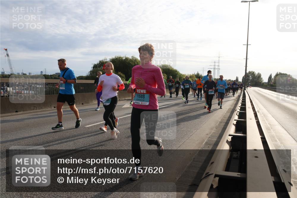 03.10.2024 - Köhlbrandbrückenlauf Miley Keyser http://msf.ph/oto/7157620 03.10.2024 09:17:50 Position 3 1608 meine-sportfotos.de