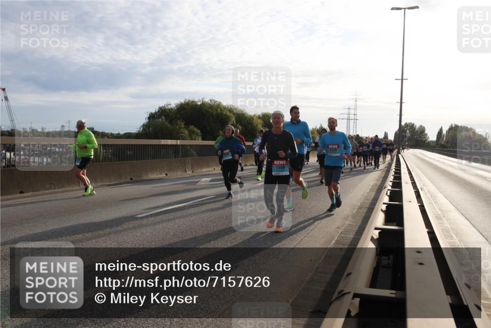 03.10.2024 - Köhlbrandbrückenlauf Miley Keyser http://msf.ph/oto/7157626 03.10.2024 09:17:52 Position 3 1609, 1134 meine-sportfotos.de