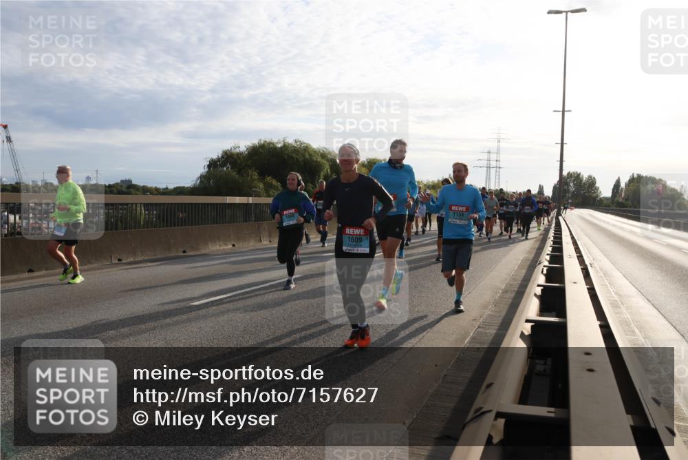 03.10.2024 - Köhlbrandbrückenlauf Miley Keyser http://msf.ph/oto/7157627 03.10.2024 09:17:53 Position 3 1869, 1609, 1134 meine-sportfotos.de
