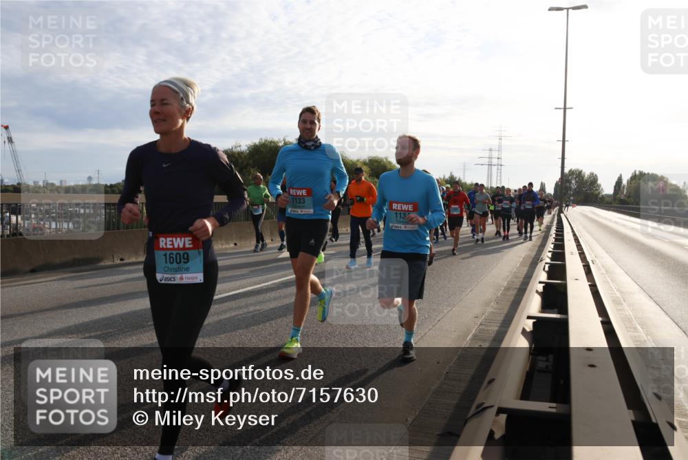 03.10.2024 - Köhlbrandbrückenlauf Miley Keyser http://msf.ph/oto/7157630 03.10.2024 09:17:54 Position 3 1609, 1133, 113 meine-sportfotos.de