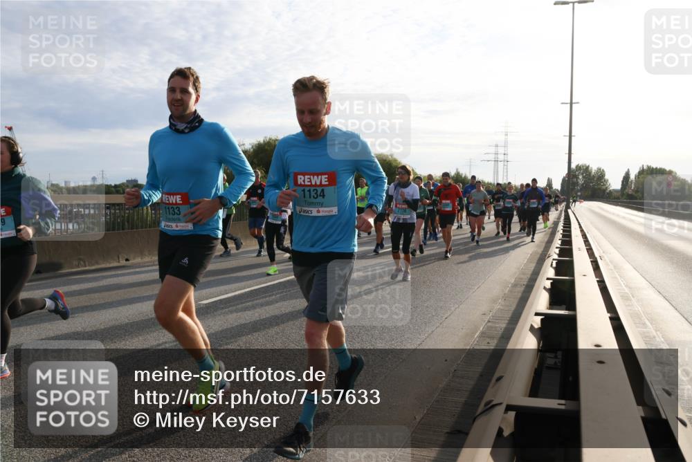 03.10.2024 - Köhlbrandbrückenlauf Miley Keyser http://msf.ph/oto/7157633 03.10.2024 09:17:54 Position 3 9, 1133, 1134, 2128 meine-sportfotos.de