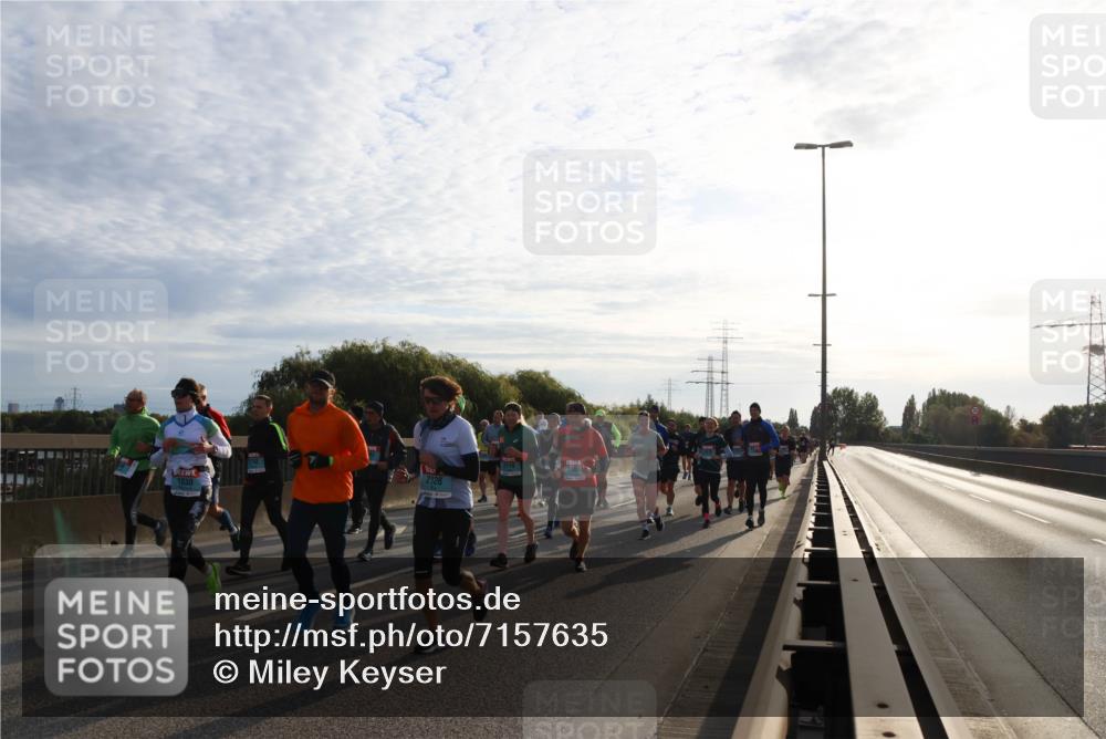 03.10.2024 - Köhlbrandbrückenlauf Miley Keyser http://msf.ph/oto/7157635 03.10.2024 09:17:55 Position 3  meine-sportfotos.de