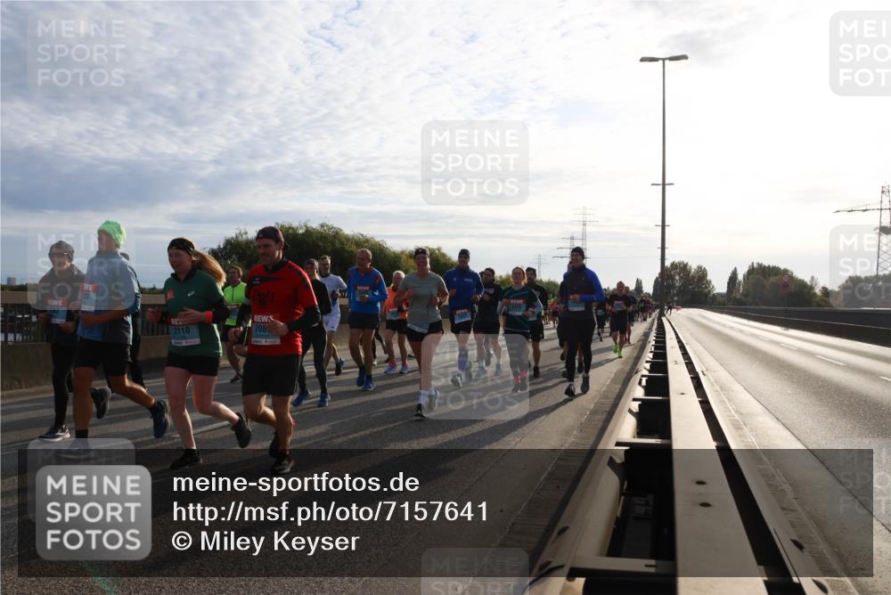 03.10.2024 - Köhlbrandbrückenlauf Miley Keyser http://msf.ph/oto/7157641 03.10.2024 09:17:57 Position 3 2110, 208 meine-sportfotos.de