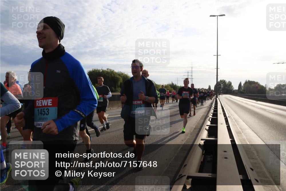 03.10.2024 - Köhlbrandbrückenlauf Miley Keyser http://msf.ph/oto/7157648 03.10.2024 09:18:00 Position 3 1453, 2225, 1130 meine-sportfotos.de