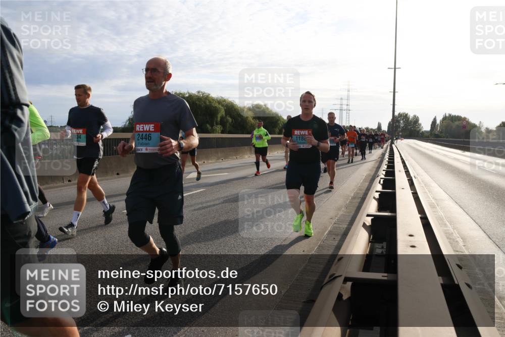 03.10.2024 - Köhlbrandbrückenlauf Miley Keyser http://msf.ph/oto/7157650 03.10.2024 09:18:00 Position 3 2834, 2446, 118 meine-sportfotos.de