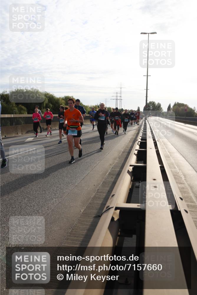 03.10.2024 - Köhlbrandbrückenlauf Miley Keyser http://msf.ph/oto/7157660 03.10.2024 09:18:06 Position 3 1431 meine-sportfotos.de