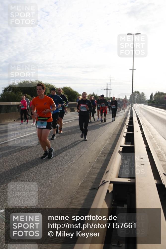 03.10.2024 - Köhlbrandbrückenlauf Miley Keyser http://msf.ph/oto/7157661 03.10.2024 09:18:07 Position 3 1431, 1657 meine-sportfotos.de