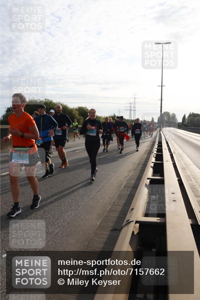 03.10.2024 - Köhlbrandbrückenlauf Miley Keyser http://msf.ph/oto/7157662 03.10.2024 09:18:07 Position 3 1431, 118, 1657, 1 meine-sportfotos.de