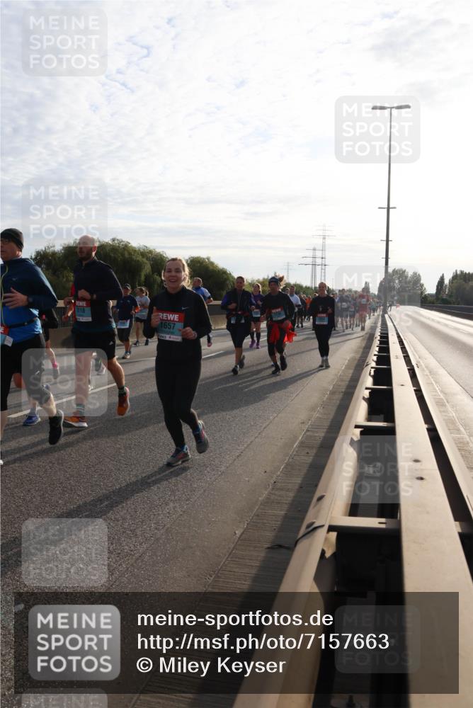 03.10.2024 - Köhlbrandbrückenlauf Miley Keyser http://msf.ph/oto/7157663 03.10.2024 09:18:08 Position 3 2118, 1657 meine-sportfotos.de