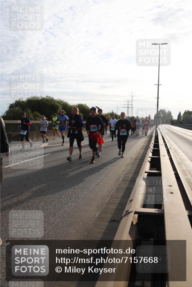 03.10.2024 - Köhlbrandbrückenlauf Miley Keyser http://msf.ph/oto/7157668 03.10.2024 09:18:09 Position 3 1736 meine-sportfotos.de