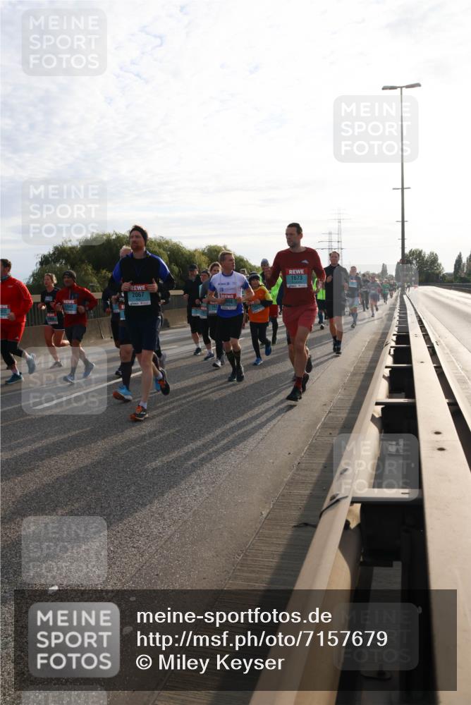 03.10.2024 - Köhlbrandbrückenlauf Miley Keyser http://msf.ph/oto/7157679 03.10.2024 09:18:15 Position 3 2022, 2067, 1673 meine-sportfotos.de