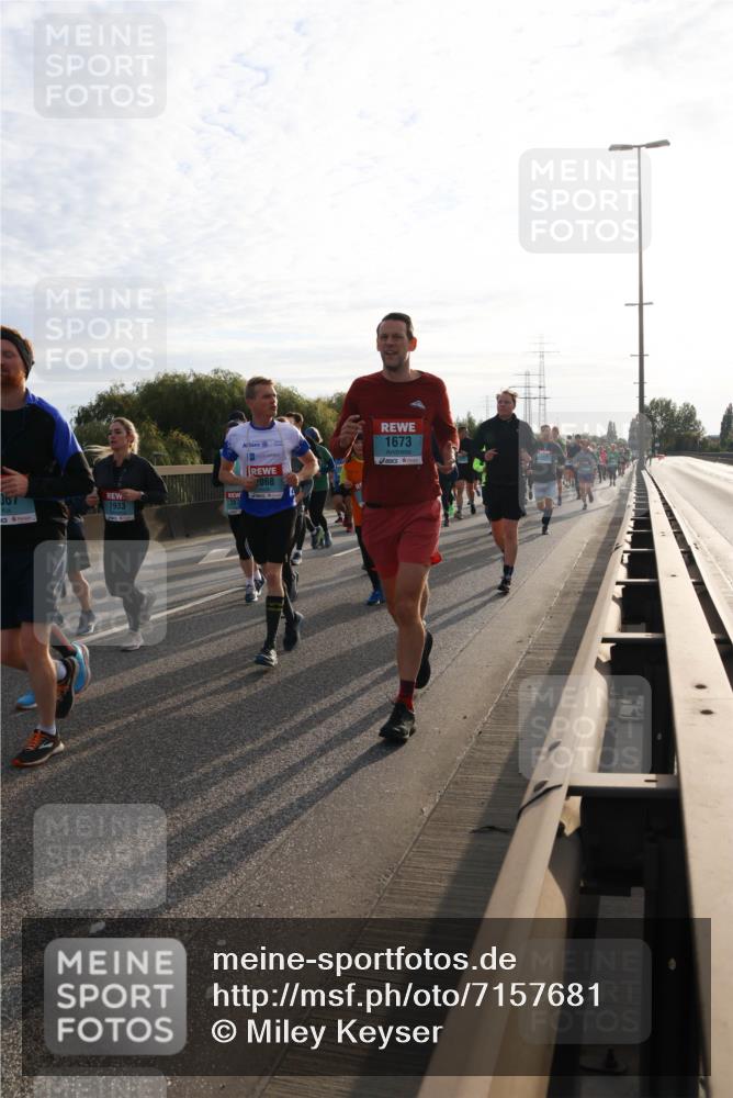 03.10.2024 - Köhlbrandbrückenlauf Miley Keyser http://msf.ph/oto/7157681 03.10.2024 09:18:16 Position 3 167, 1933, 2068, 1673 meine-sportfotos.de