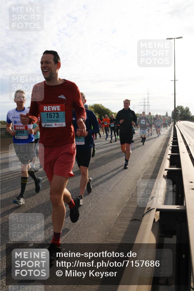 03.10.2024 - Köhlbrandbrückenlauf Miley Keyser http://msf.ph/oto/7157686 03.10.2024 09:18:17 Position 3 2068, 1673, 494 meine-sportfotos.de