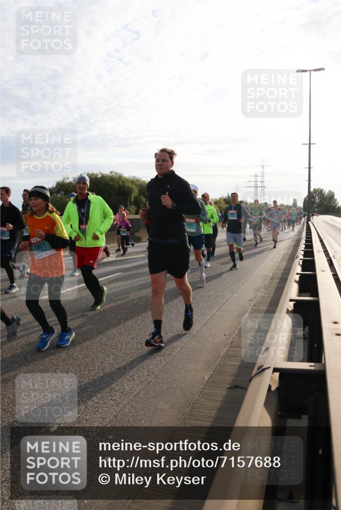 03.10.2024 - Köhlbrandbrückenlauf Miley Keyser http://msf.ph/oto/7157688 03.10.2024 09:18:18 Position 3 1621, 2697 meine-sportfotos.de