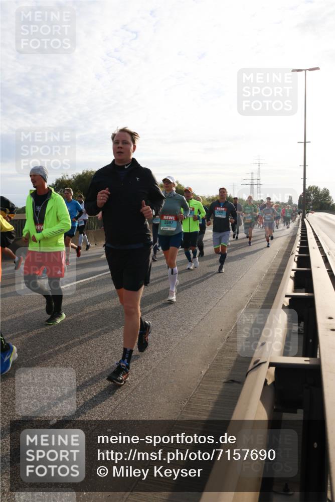 03.10.2024 - Köhlbrandbrückenlauf Miley Keyser http://msf.ph/oto/7157690 03.10.2024 09:18:18 Position 3 2697, 2491 meine-sportfotos.de