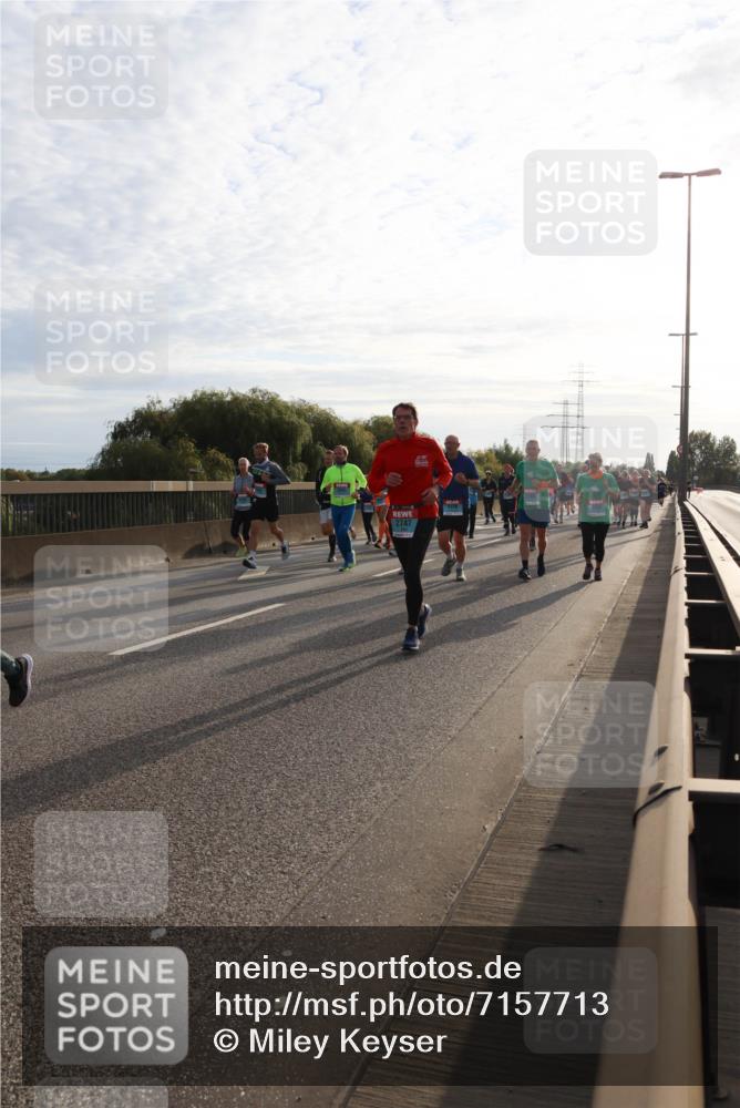 03.10.2024 - Köhlbrandbrückenlauf Miley Keyser http://msf.ph/oto/7157713 03.10.2024 09:18:25 Position 3 2747 meine-sportfotos.de
