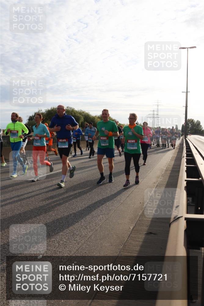 03.10.2024 - Köhlbrandbrückenlauf Miley Keyser http://msf.ph/oto/7157721 03.10.2024 09:18:27 Position 3 2460, 1570, 2461, 2286, 1770, 2285 meine-sportfotos.de