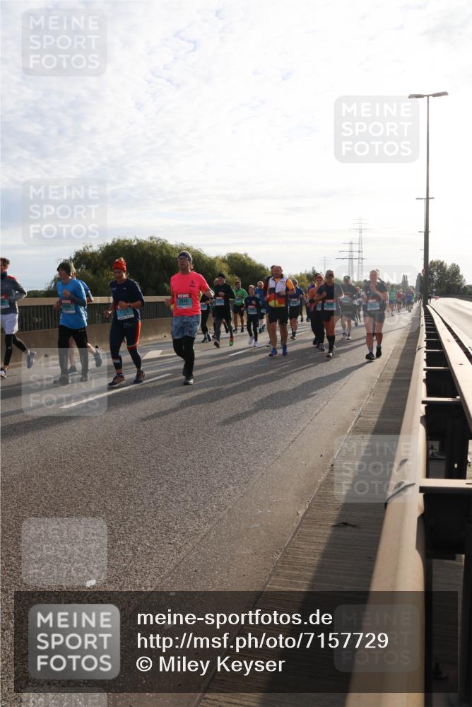 03.10.2024 - Köhlbrandbrückenlauf Miley Keyser http://msf.ph/oto/7157729 03.10.2024 09:18:30 Position 3 2264, 2048 meine-sportfotos.de