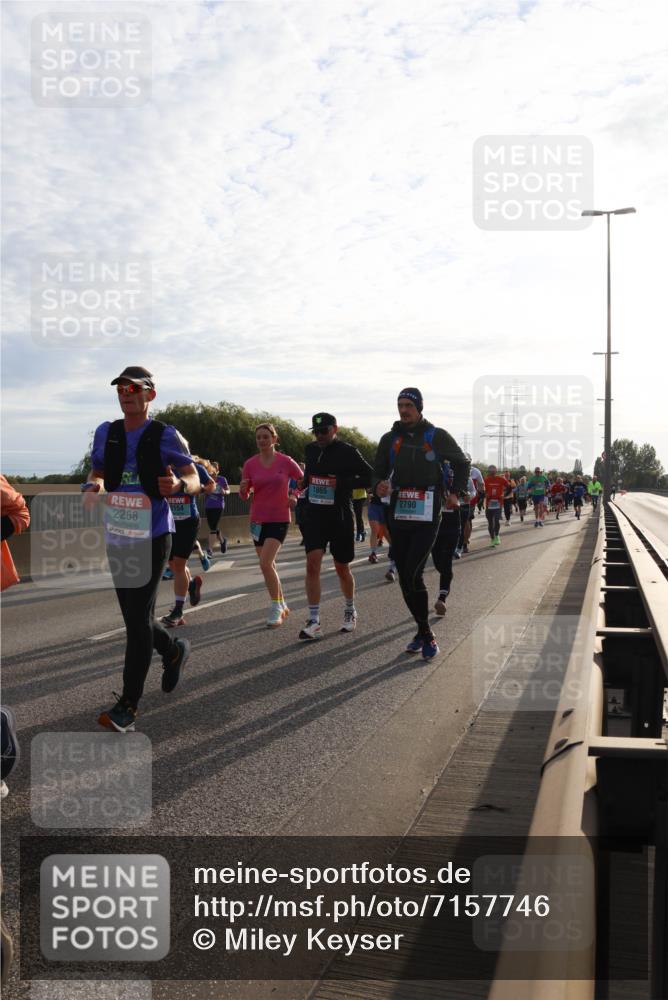 03.10.2024 - Köhlbrandbrückenlauf Miley Keyser http://msf.ph/oto/7157746 03.10.2024 09:18:33 Position 3 1865, 2790, 3154, 2268 meine-sportfotos.de