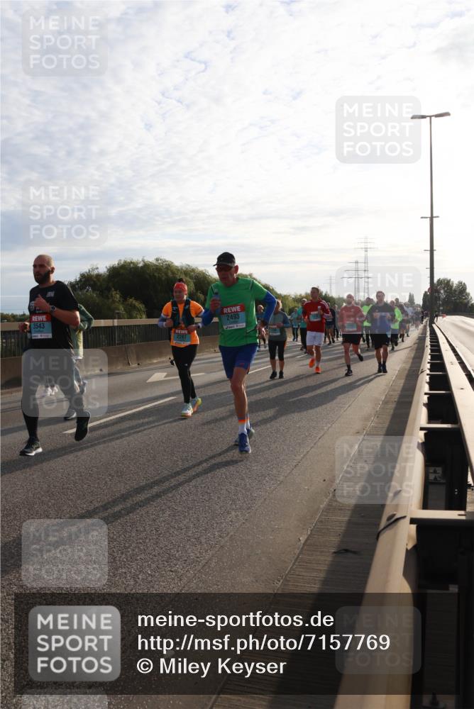 03.10.2024 - Köhlbrandbrückenlauf Miley Keyser http://msf.ph/oto/7157769 03.10.2024 09:18:41 Position 3 3543, 2493, 2287 meine-sportfotos.de