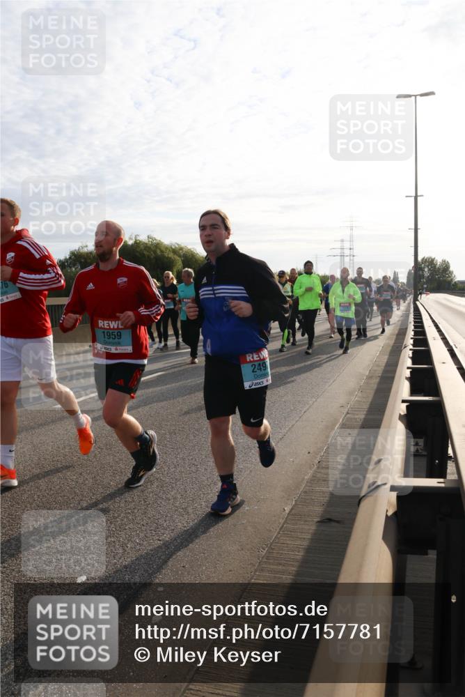 03.10.2024 - Köhlbrandbrückenlauf Miley Keyser http://msf.ph/oto/7157781 03.10.2024 09:18:44 Position 3 76, 1959, 249 meine-sportfotos.de