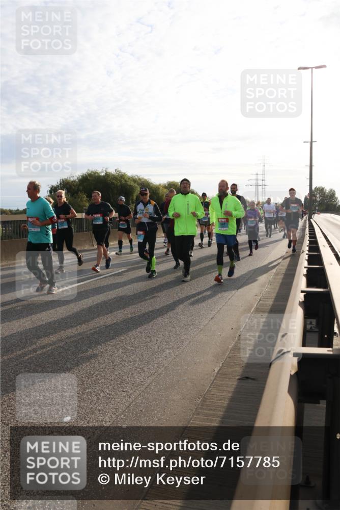 03.10.2024 - Köhlbrandbrückenlauf Miley Keyser http://msf.ph/oto/7157785 03.10.2024 09:18:45 Position 3  meine-sportfotos.de