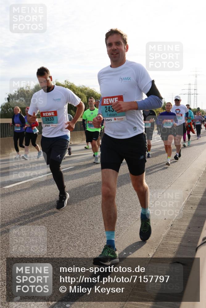 03.10.2024 - Köhlbrandbrückenlauf Miley Keyser http://msf.ph/oto/7157797 03.10.2024 09:18:51 Position 3 2433, 284, 243, 253, 2034 meine-sportfotos.de