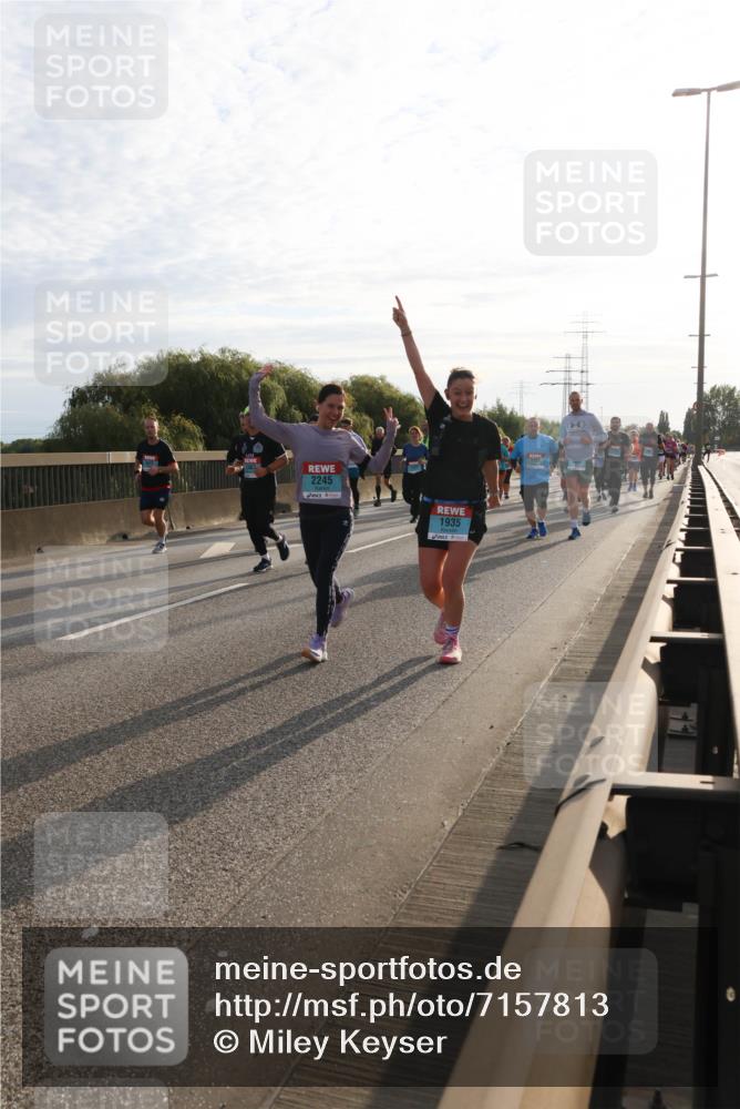 03.10.2024 - Köhlbrandbrückenlauf Miley Keyser http://msf.ph/oto/7157813 03.10.2024 09:18:56 Position 3 2245, 1935 meine-sportfotos.de