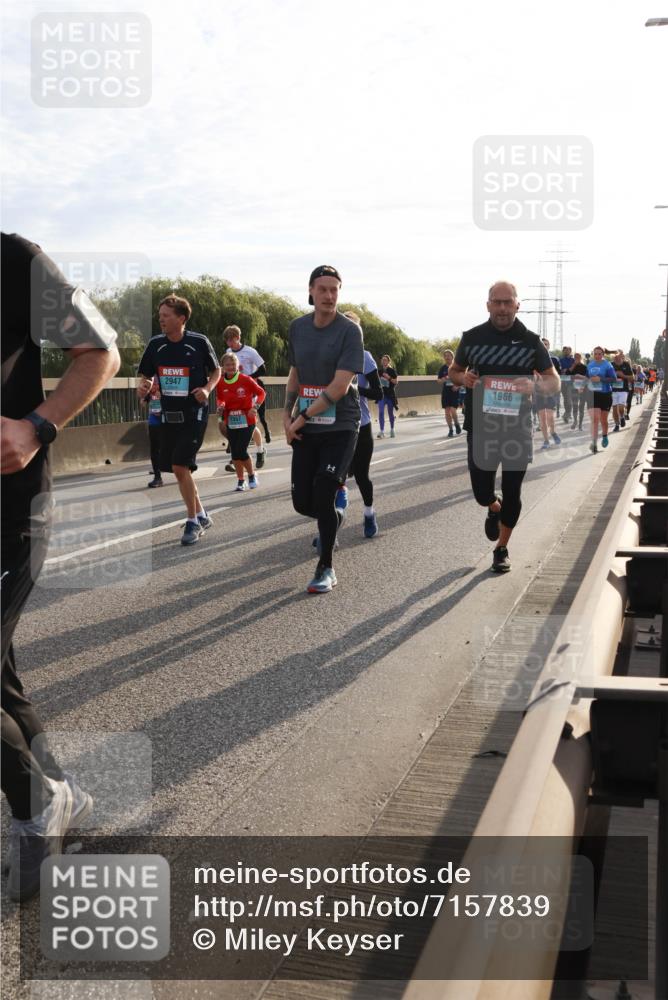 03.10.2024 - Köhlbrandbrückenlauf Miley Keyser http://msf.ph/oto/7157839 03.10.2024 09:19:03 Position 3 2947, 1357, 15, 1966 meine-sportfotos.de