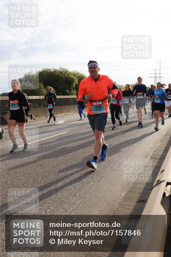 03.10.2024 - Köhlbrandbrückenlauf Miley Keyser http://msf.ph/oto/7157846 03.10.2024 09:19:05 Position 3 3097, 1346, 2166, 1611, 2221, 2658 meine-sportfotos.de