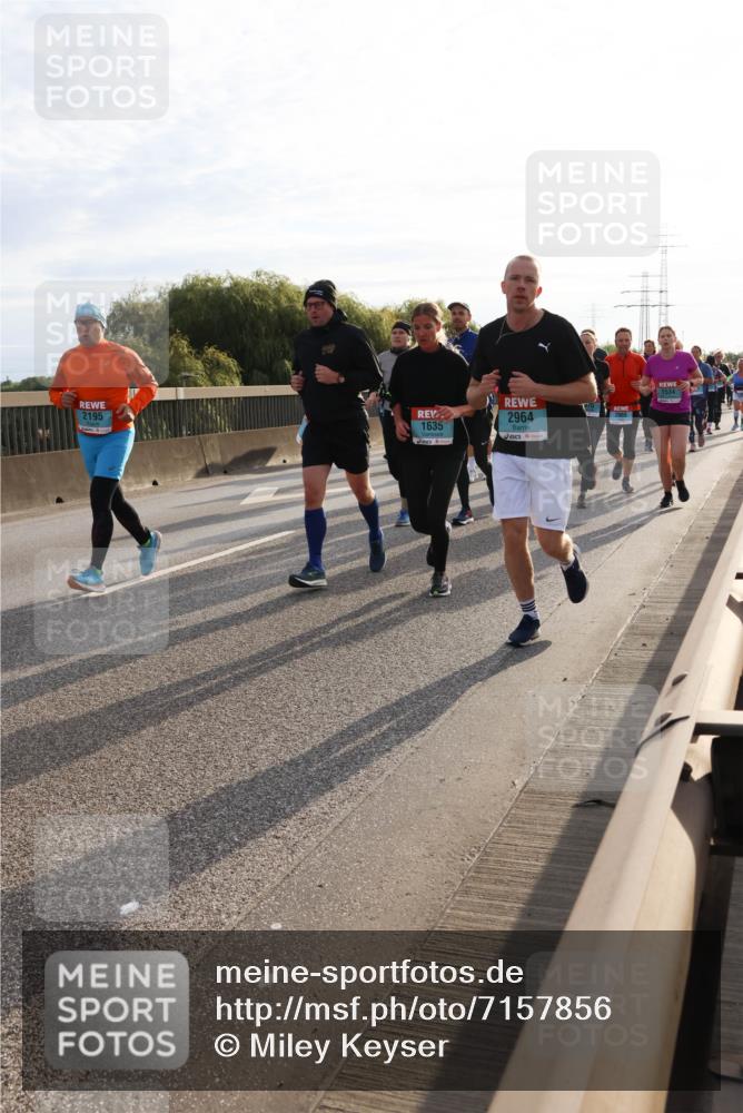 03.10.2024 - Köhlbrandbrückenlauf Miley Keyser http://msf.ph/oto/7157856 03.10.2024 09:19:08 Position 3 2195, 1635, 2964, 2869, 1534 meine-sportfotos.de