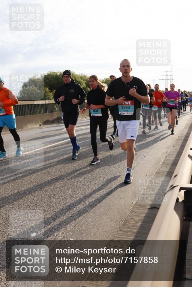 03.10.2024 - Köhlbrandbrückenlauf Miley Keyser http://msf.ph/oto/7157858 03.10.2024 09:19:09 Position 3 2964, 5, 1635, 2870, 2869, 1534 meine-sportfotos.de