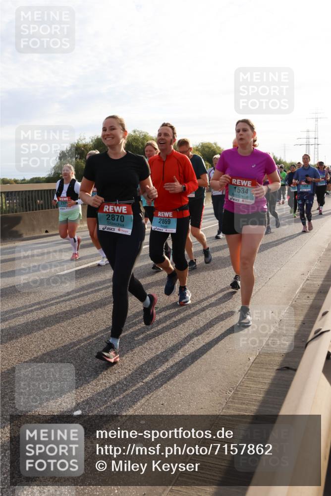 03.10.2024 - Köhlbrandbrückenlauf Miley Keyser http://msf.ph/oto/7157862 03.10.2024 09:19:11 Position 3 232, 2870, 2869, 1534 meine-sportfotos.de